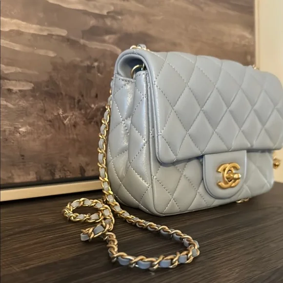 Chanel Grey Quilted Lambskin Pearl Crush Mini Flap Bag Aged Gold Hardware, 2021 - Picture 4 of 4
